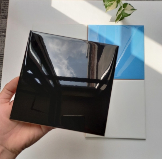 GẠCH THẺ 15x15 BÓNG PHẲNG MÀU ĐEN